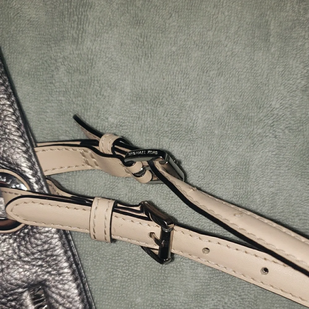 Michael Kors Metallic Bronze Shoulder Bag - Picture 15 of 16